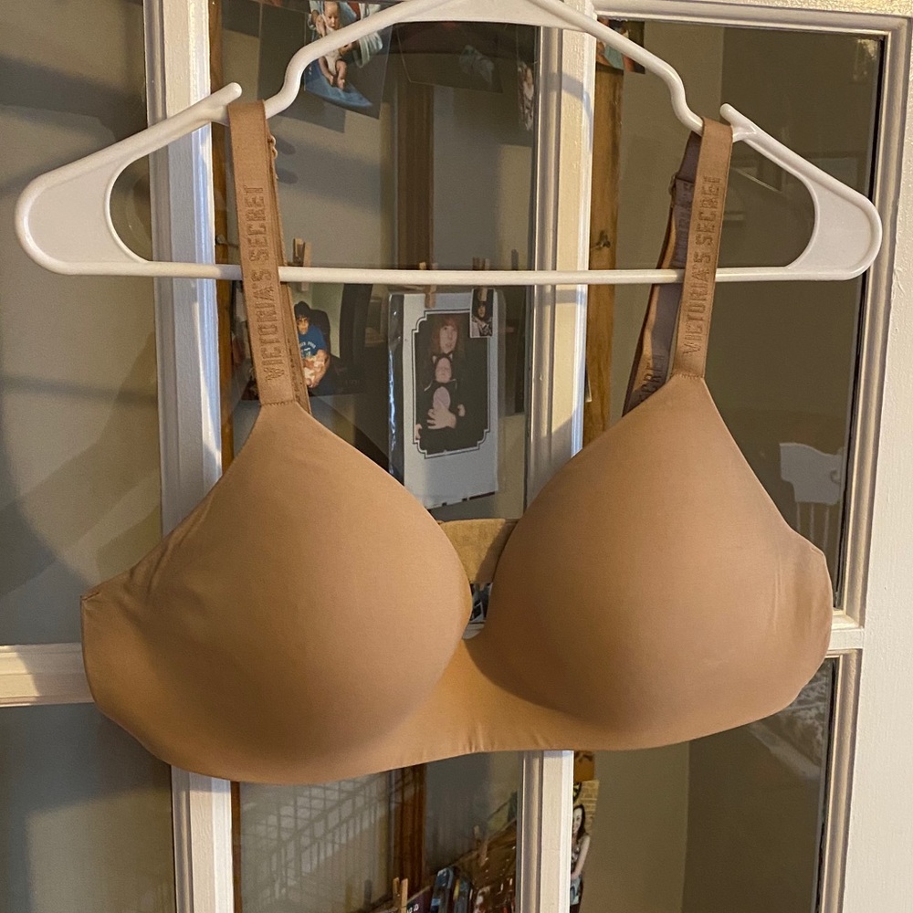 3 Victoria’s Secret T-Shirt Bras 38C